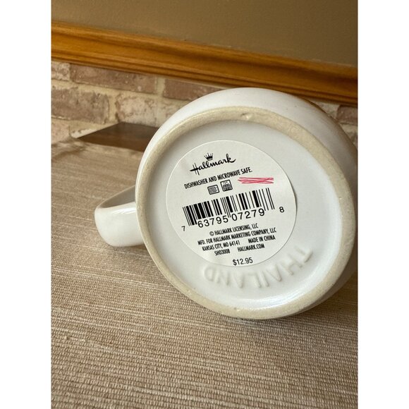 Hallmark Chicago Skyline White Ceramic Mug - Picture 6 of 14